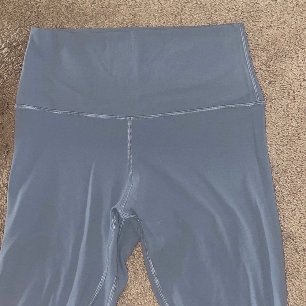 Align leggings with soul cycle logo